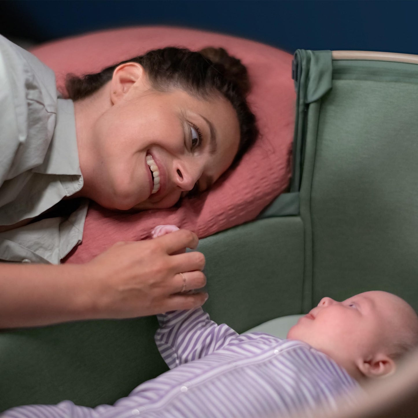 Maxi-Cosi Iora Baby Cot: Foldable Co-Sleeper, 0-6 months, max. 9 kg, 4 inclination and 5 height levels