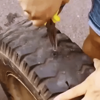 Tubeless Reifenreparatur, Pannen-Set mit Gummistreifen für Auto, Motorrad & Lkw (Preview GIF)